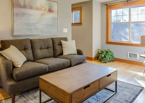 How to Book Last-Minute Hotels Without Paying Extra